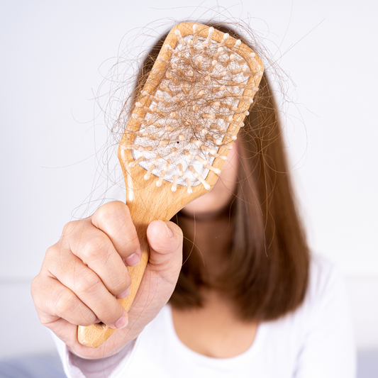 À quelle fréquence faut-il changer sa brosse à cheveux ?